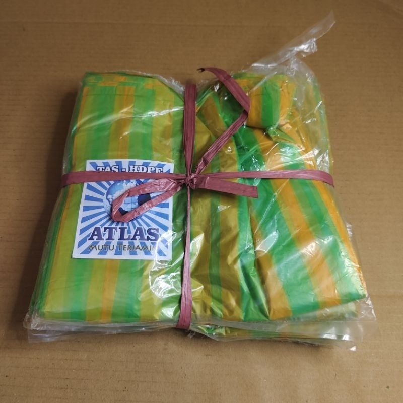 

Kantong plastik atlas 21 Loreng HK(Hijau Kuning), 1 ikat (5 Bungkus)