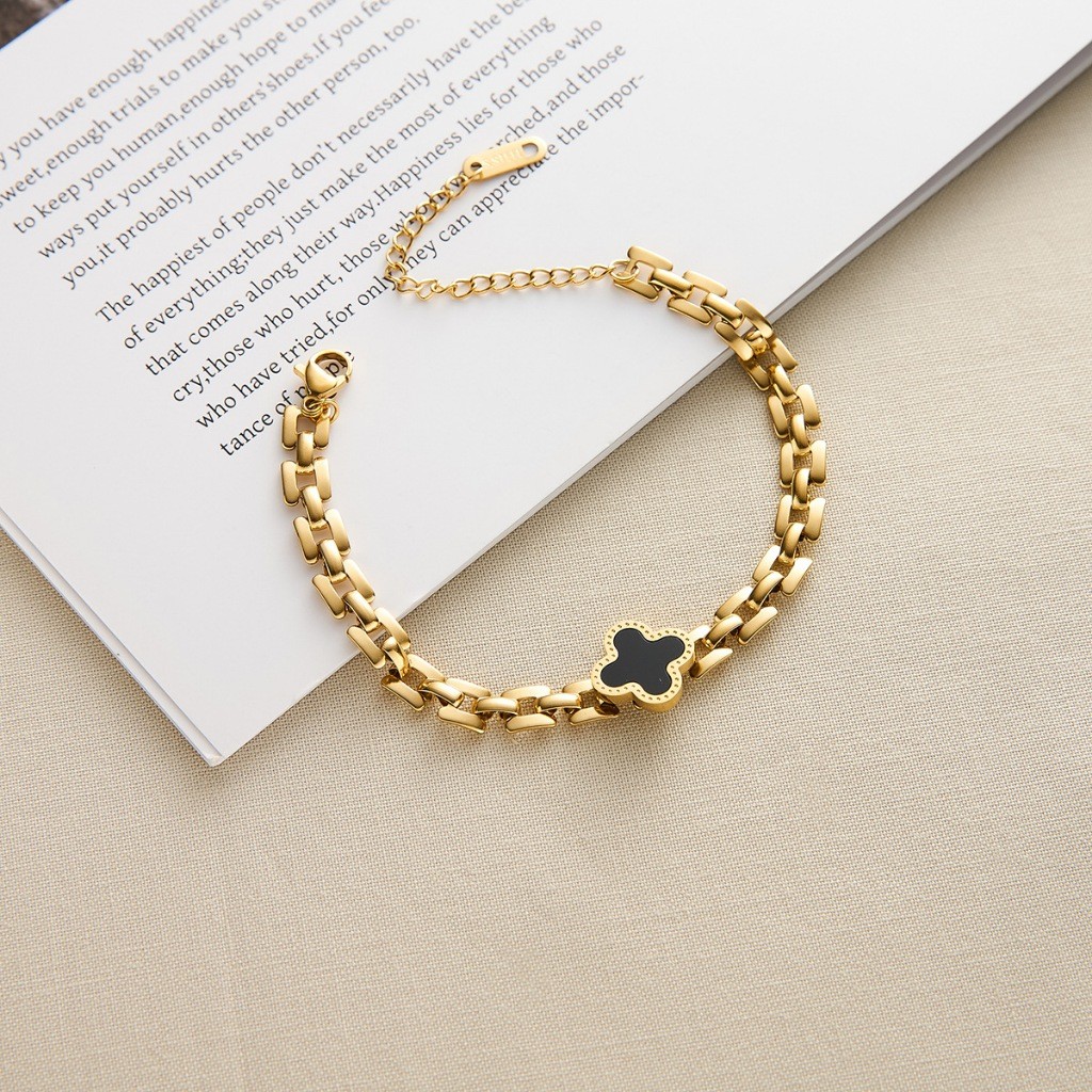 Gelang Tangan Wanita Titanium Anti Karat - Liontin Clover Rantai Jam Elegan