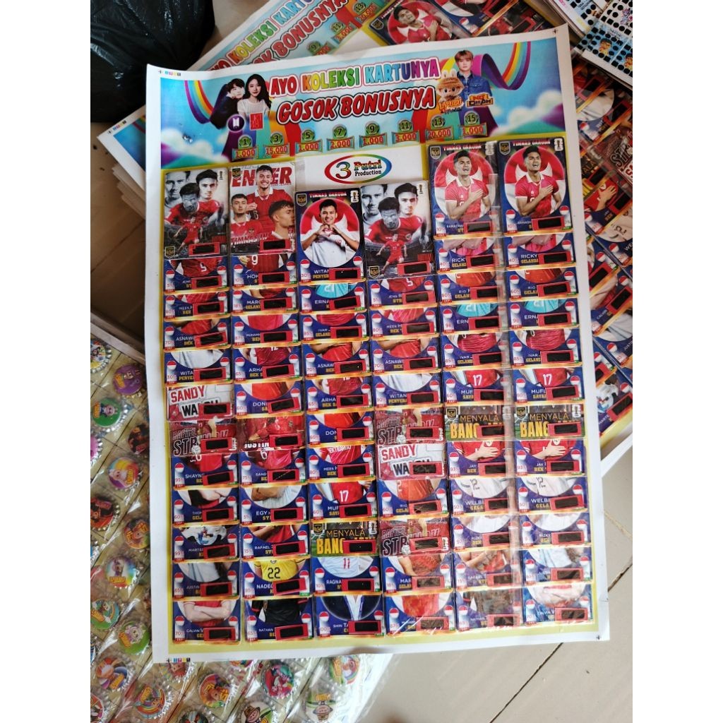 

Mainan Stiker Gambar Gosokan Berhadiah 1 Ball Isi 20 Lembar