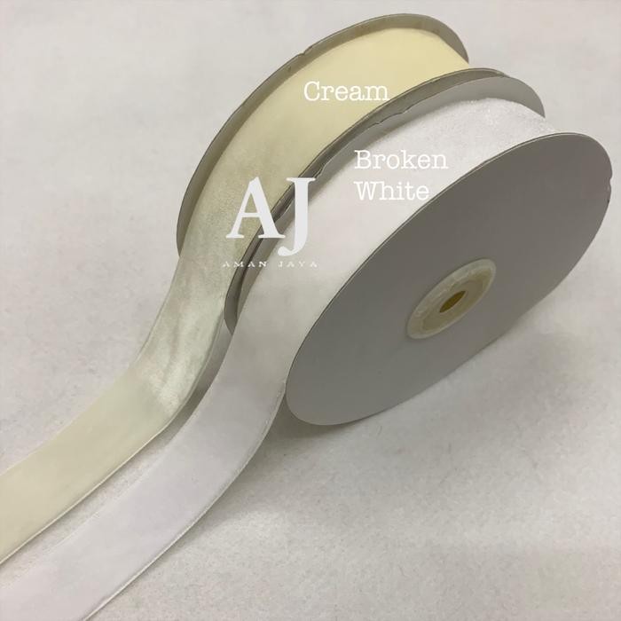 

MHT - Pita Beludru Velvet 1 Inch / 2,5 cm - Broken White terbaru