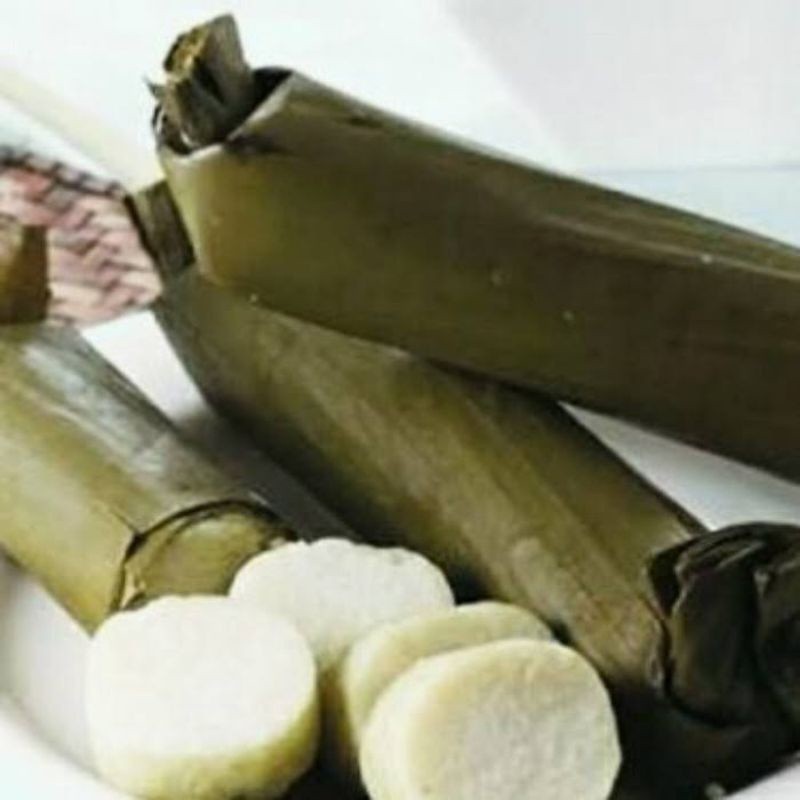 

Lontong Daun / Ketupat Daun – Pelengkap hidangan Nusantara.