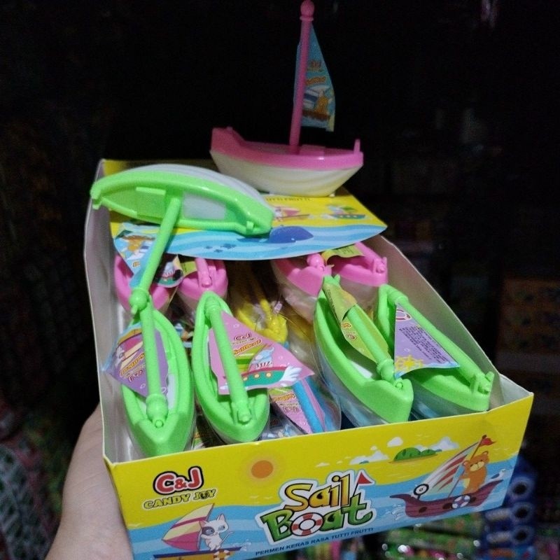 

PERMEN / MAINAN KAPAL BAJAK LAUT CANDY harga 1 box 30pcs