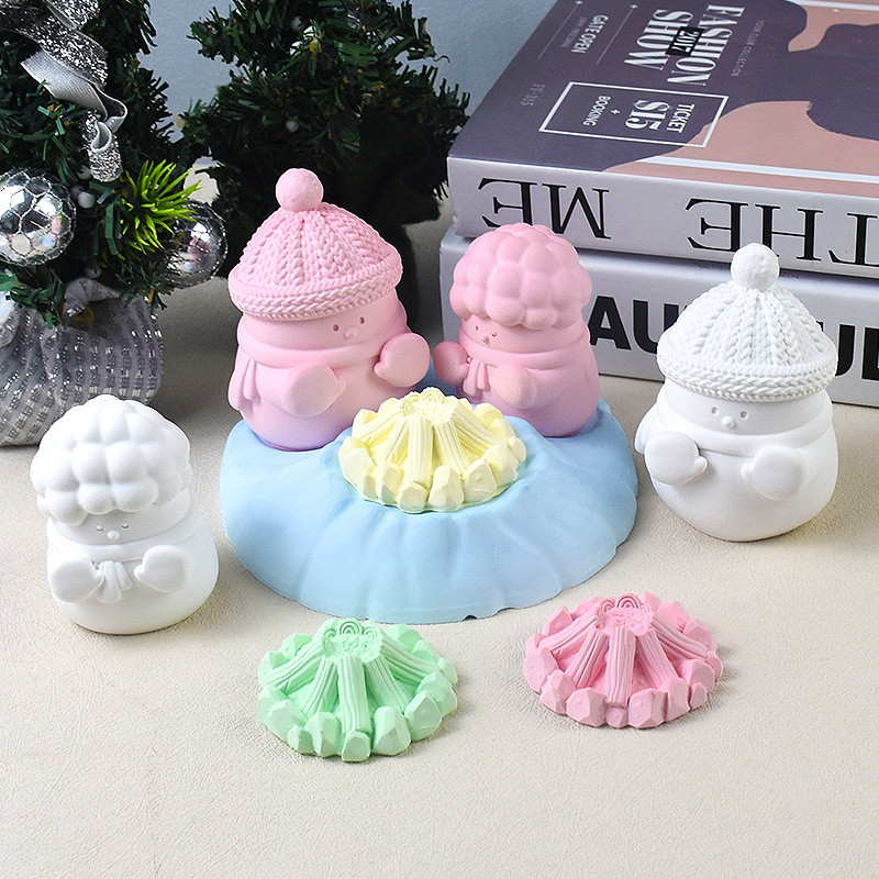 

DIY Campfire Snowman Silicone Molds 3D Cute Snowman Candle Plaster Soap Resin Crafts Mold DIY Chocolate Cake Baking Tools