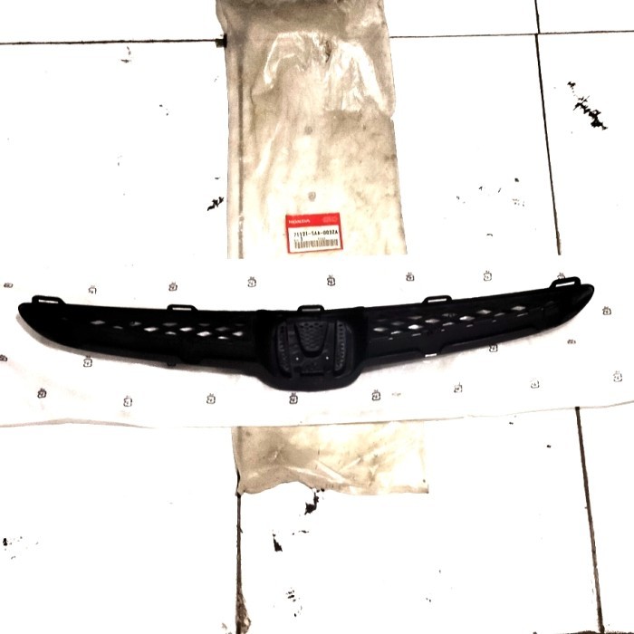 Grille Grill Gril Depan Jazz GD3 2003 2004 2005 Baru Original