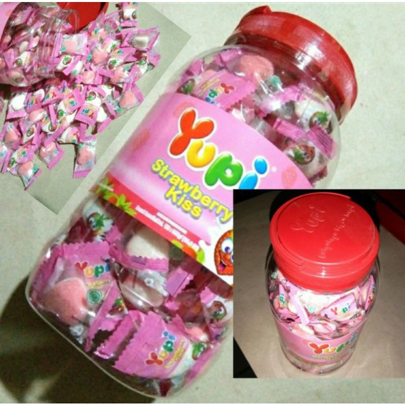 

YUPi strawbery kis harga 1 topes isi 120 butir