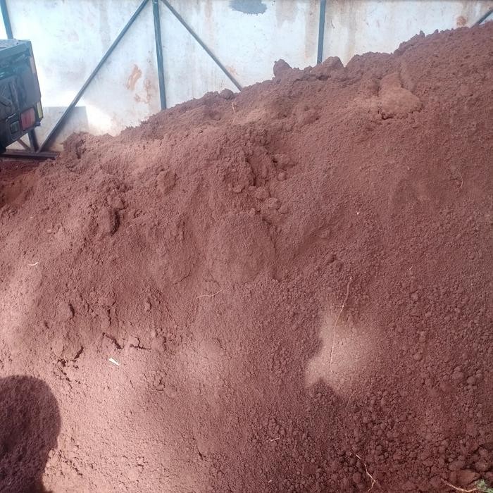 tanah merah untuk tanaman