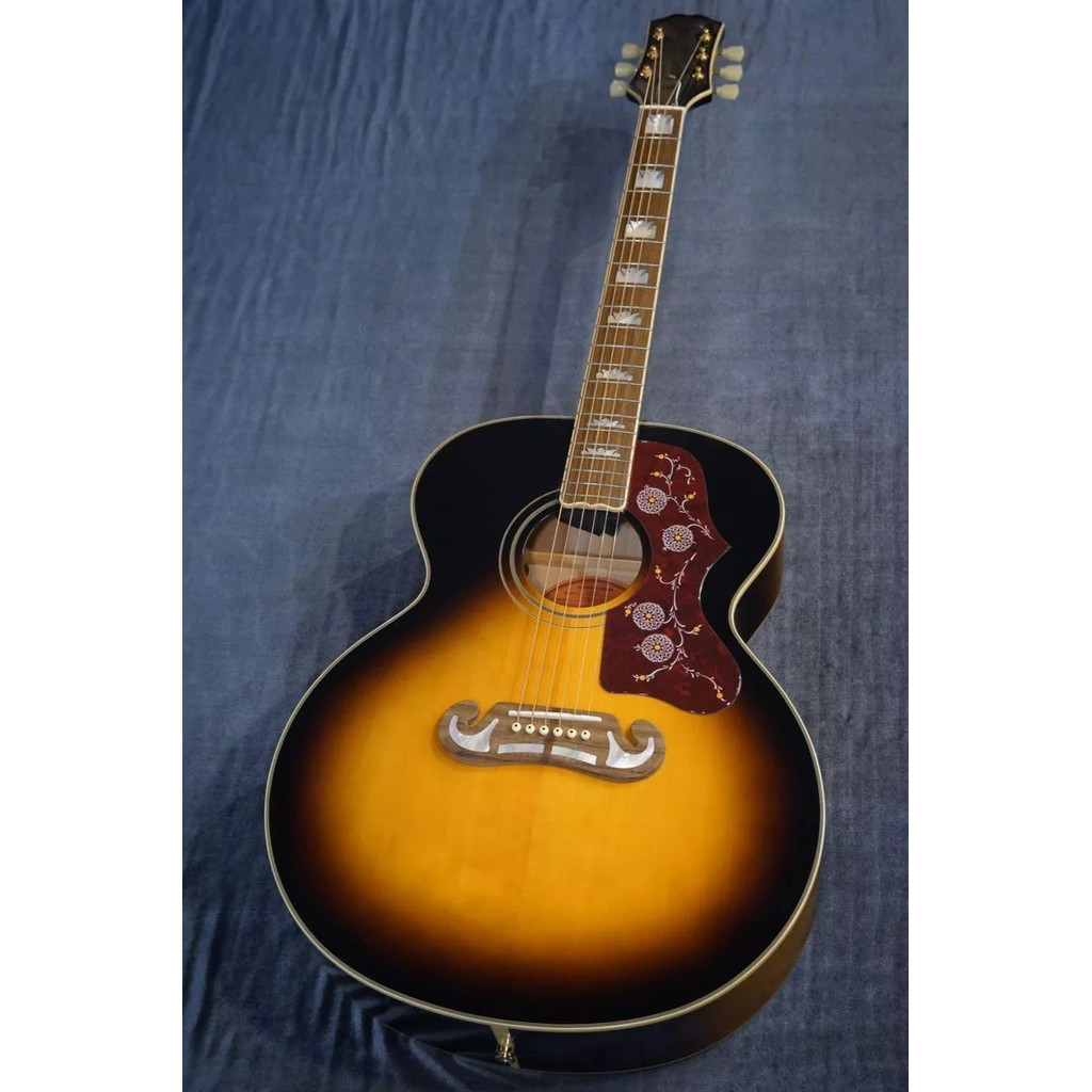 J 200 Aged Vintage Sunburst Gloss Acoustic Guitar