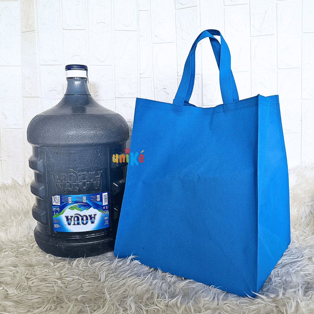 

Tas Spunbond Polos Jumbo 35x30x40 TEBAL 100 GSM Goodie Bag Sembako Parcel Tas Belanja Shopping Bag