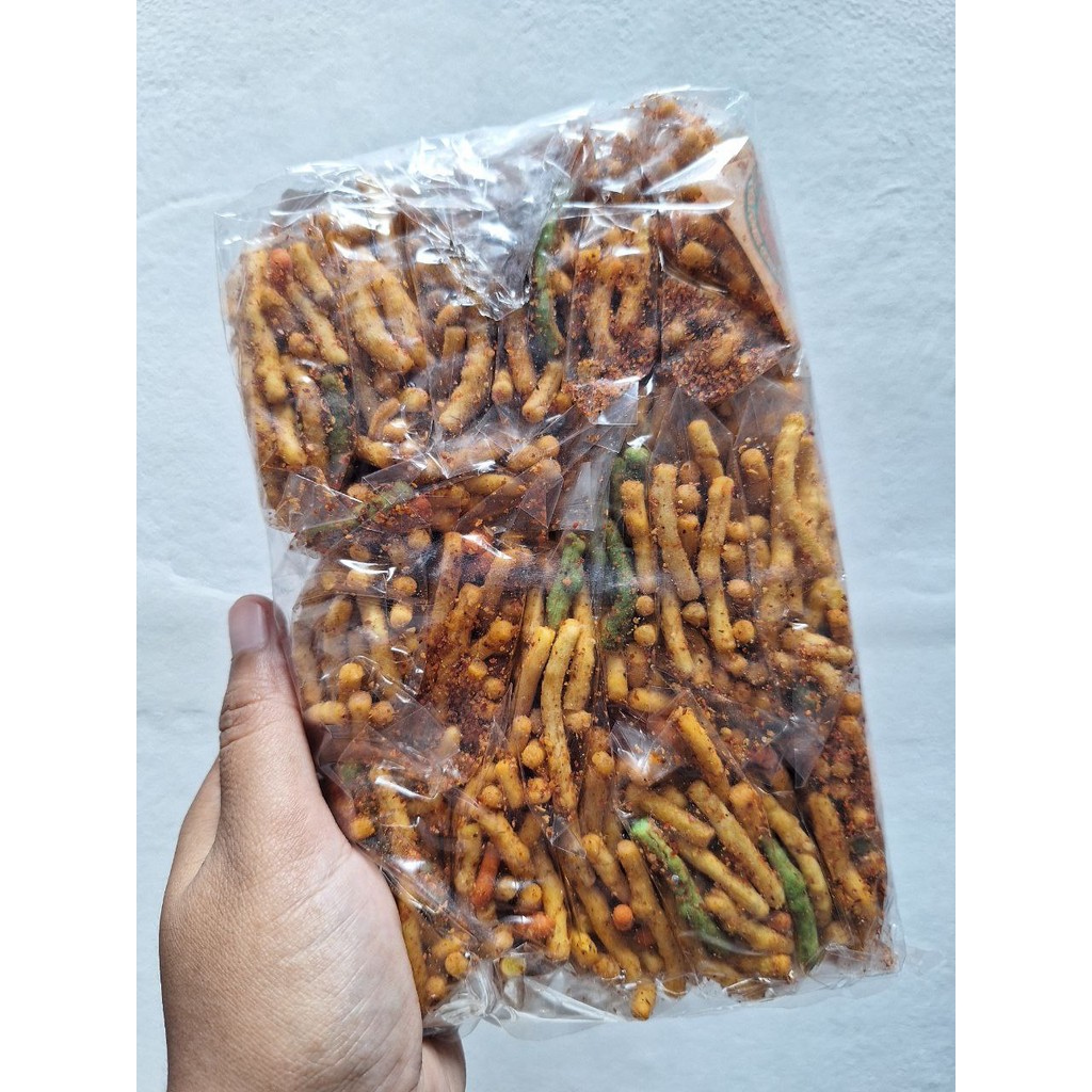 

TERLARIS!!!! Cemilan Stik Pedas 1 pak isi 20