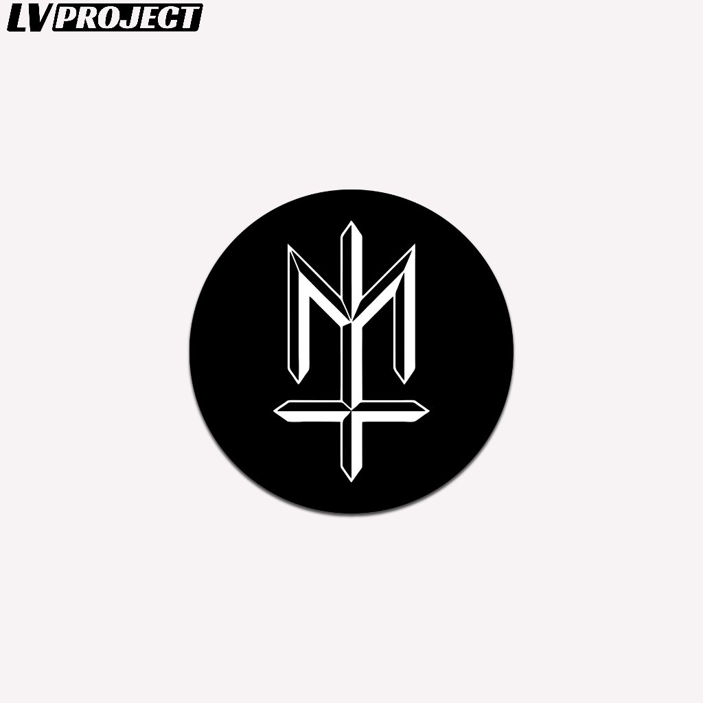 

Stiker Brand Distro Lokal Maternal Disaster Anti Air Bulat Vinyl Glossy Sticker Helm Notebook Koper
