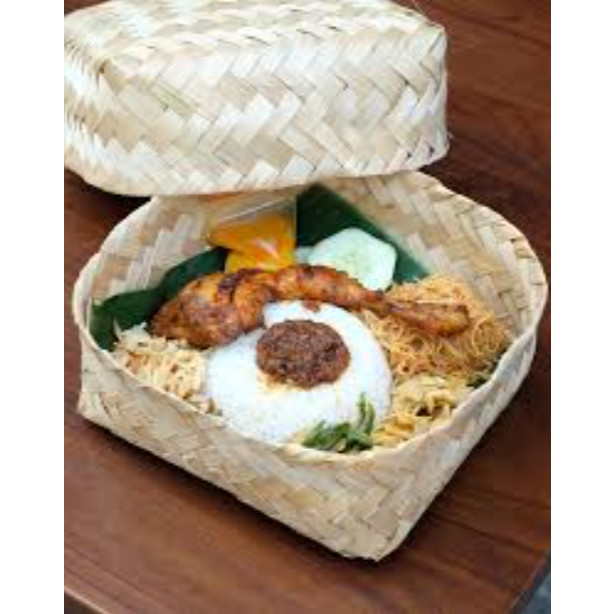 

Besek Bambu Anyaman 20 x 20 cm (1 pasang)