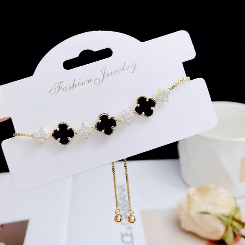 GELANG CLOVER WANITA / GELANG FASHION WANITA KOREA KEKINIAN / GELANG RANTAI BUNGA CLOVER HITAM PUTIH