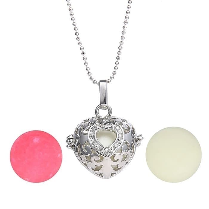 Magic Locket Hollow Heart Glow In The Dark Oil Diffuser Pendant Charms - Hijau Muda