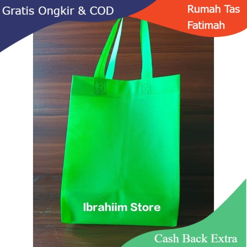 

Promo TAS BOX NASI UKURAN 20X20 CM / TAS KOTAK NASI MODEL PRESS UKURAN 20 CM By Rumah Tas Fatimah