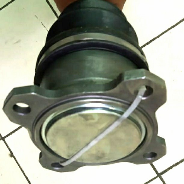 as roda cv joint strada triton gls/strada triton glx KANAN (NON ABS)