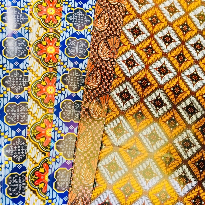 

Kertas Kado Merk Kiky Grosir (10 Lembar) Motif Batik / Animasi / Love / Bunga