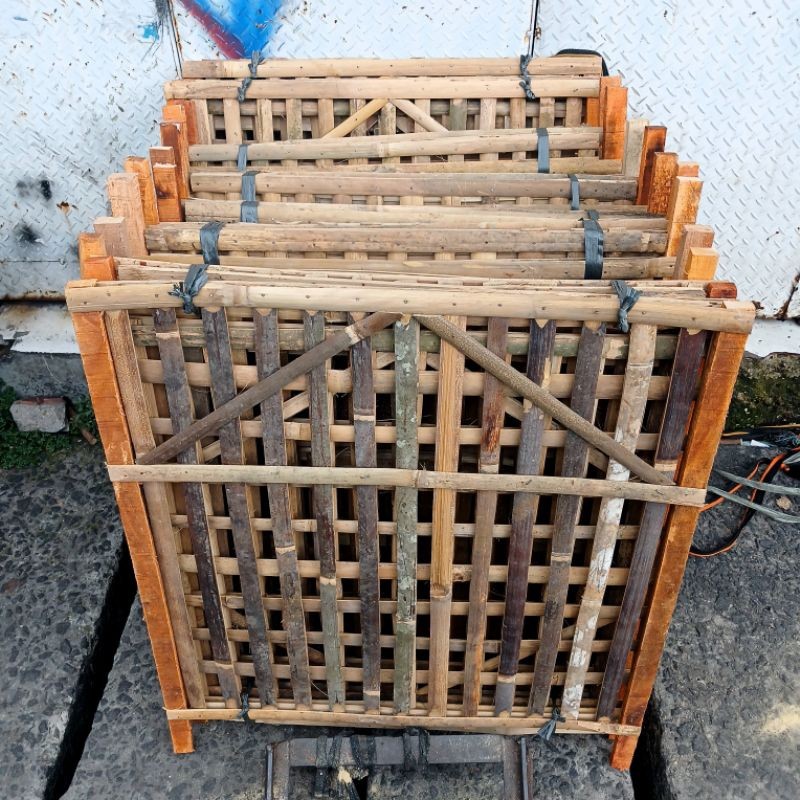 Bambu_Pring KANDANG AYAM BONGKAR PASANG SANGKAR AYAM BAMBU RAKIT