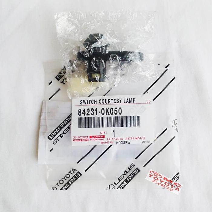 

Switch Courtessy Lamp Door Pintu Toyota Innova Fortuner 84231-0K050
