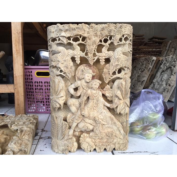 Ukiran Kayu Bali Hiasan Dinding Patung Buatan Tangan Ukuran 50 x 30 x - Radha Krishna