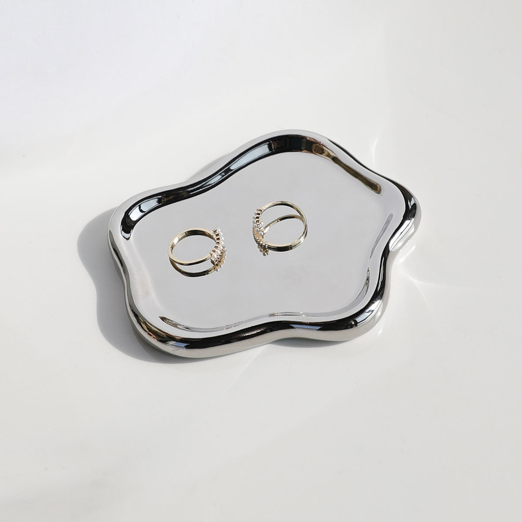 

1pc Irregular Ceramic Jewelry Tray For Jewelry Display And Key Storage - Desktop Decorative Ornament