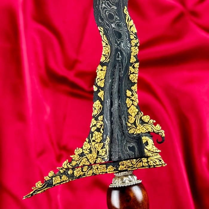 Keris Sengkelat Luk 13 Tinatah Emas Wedana IX Pamor Udan Mas Tiban Tangguh Mataram Era Amangkurat I 