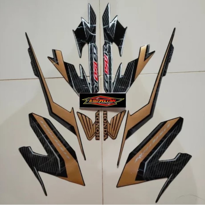 STIKER STRIPING CB150R 2018 HITAM GOLD HONDA POLET
