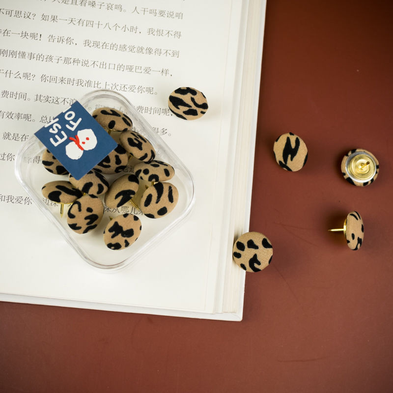 

Leopard grain Push Pins Thumb Thumbtack Board Pins Drawing Photo Wall Studs Office School Supplies 20pc