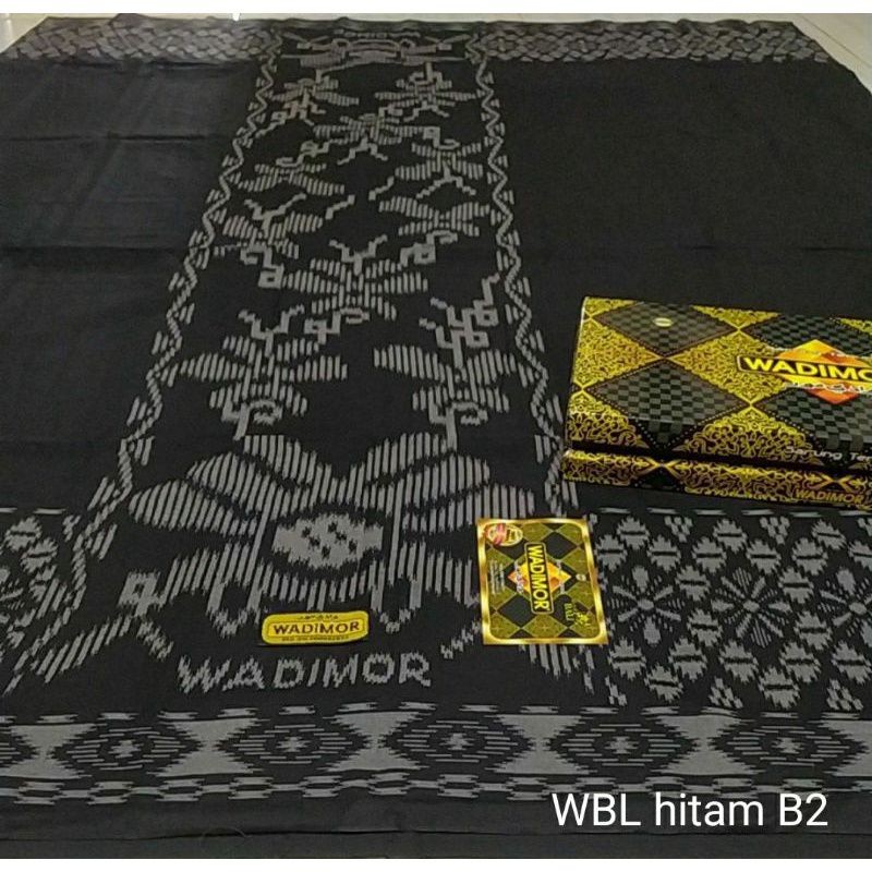 sarung wadimor bali 555 Wadimor Tumpal Kembang Hitam Polos Wadimor Sarung Tenun Polos Tumpal Kembang