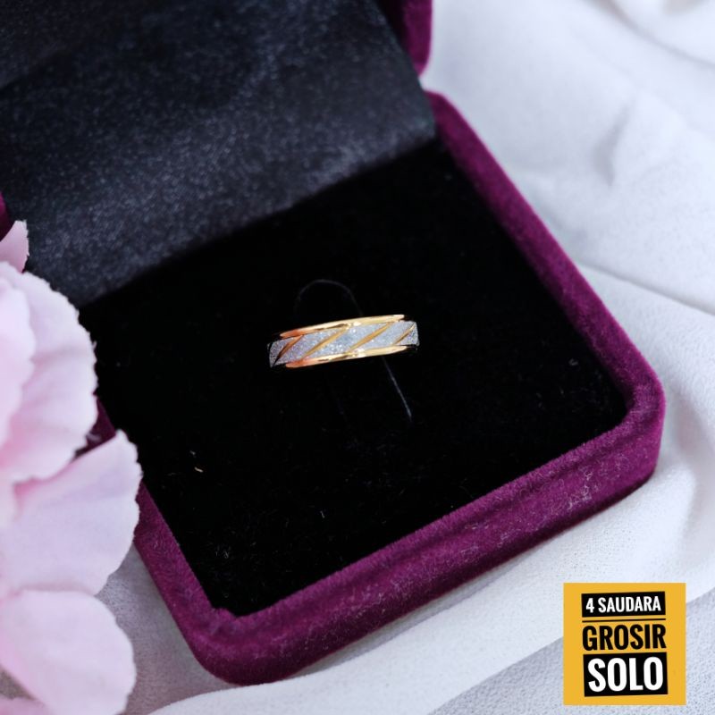 4s Grosir Solo || Cincin Titanium Motif Pasir Zig zag Warna Gold Kualitas premium Anti Karat Dan Lun