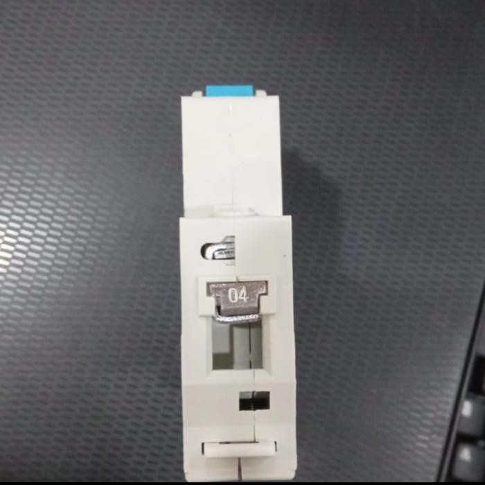 Promo MCB SCHNEIDER 4A Biru SNI PLN SPLN CL4 4 Amper 900 WATT terlaris