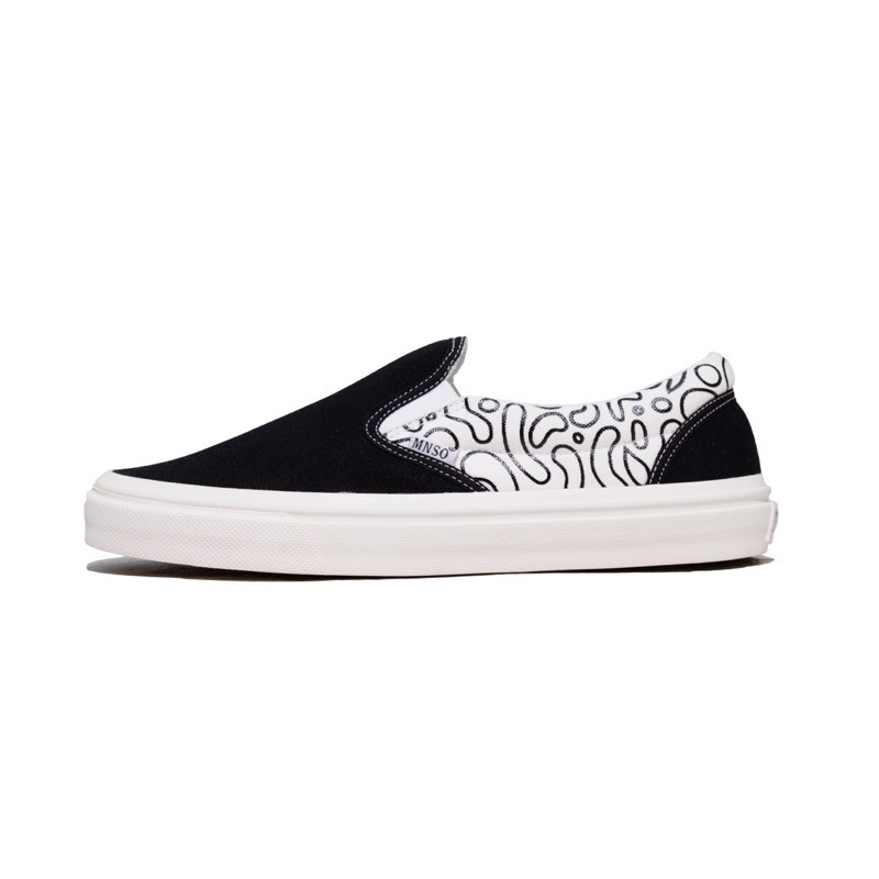 MinusOne Footwear Larva BlackWhite Slip-Ons Flat Shoes Ringan Antiselip Nyaman Fleksibel Unisex