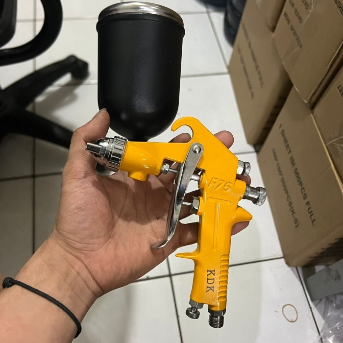 

Spray Gun Cat F75 G Tabung Atas 400cc KDK / Alat Semprot Cat Tabung Atas / Paint Sprayer Gun F75G