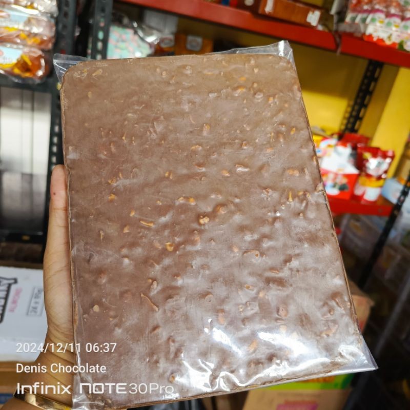 

Coklat Block Silverqueen 300gr
