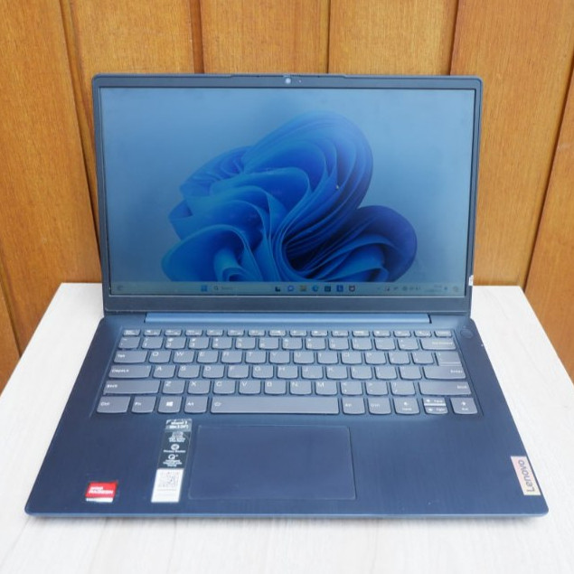 Lenovo Ideapad Slim 3 Ryzen 3 5300U 8Gb Ssd 256Gb FHD SCU17871