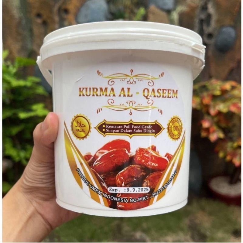 

(NEW) Kurma Ember Al Qassemm Berat 500 Gram - Kelezatan Khas dari Timur Tengah - Snack, Food Makanan Cemilan