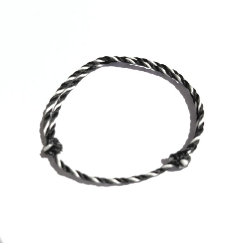 Gelang tridatu khas asli bali dominan warna hitam