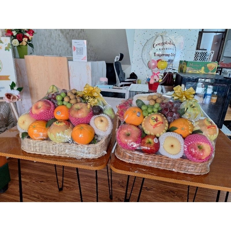 

parsel buah besar komplit gratis kartu ucapan (khusus pengiriman instant)