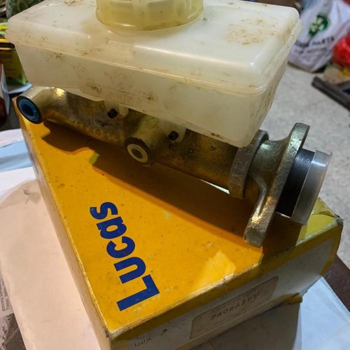 Master cylinder brake land rover defender old