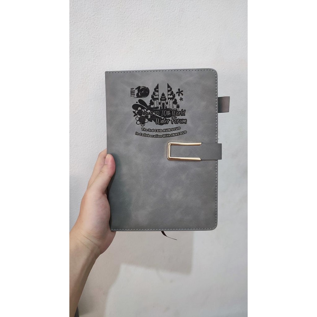 

R P e Notebook Agenda Kulit Ukuran A5 | Buku Catatan Kerja Cover Kulit A5 - Abu-abu, CustomNama+Logo
