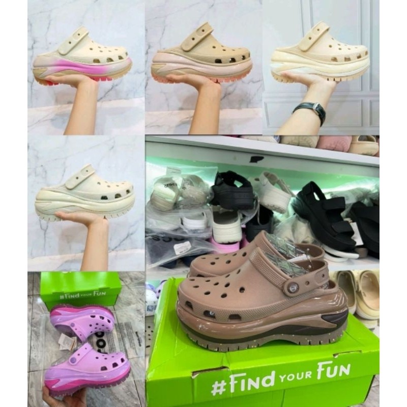 Crocs Classic Mega Crush Clog / Sandal Wanita Crocs Mega Crush Clog