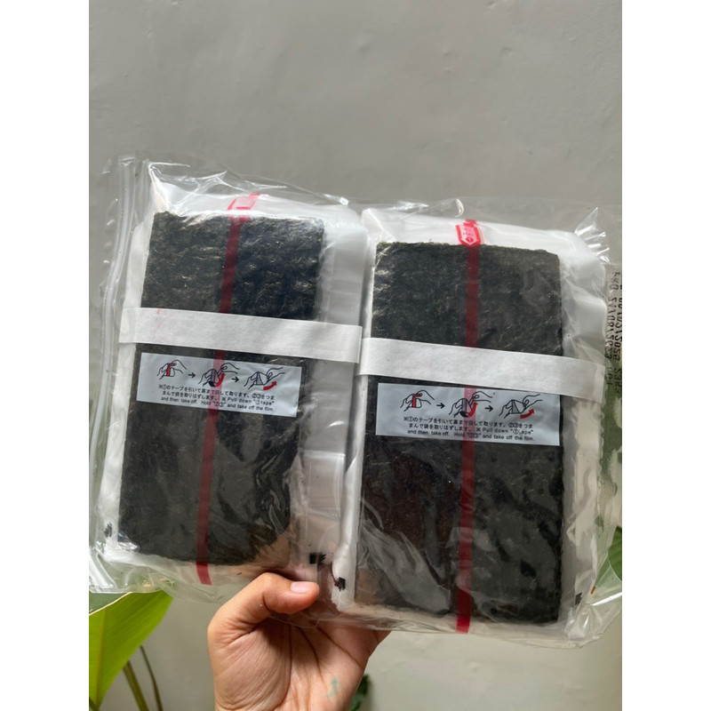 

Nori Rumput Laut Grade A Onigiri Isi 100 Lebih Tebal, Wangi Dan Crispy