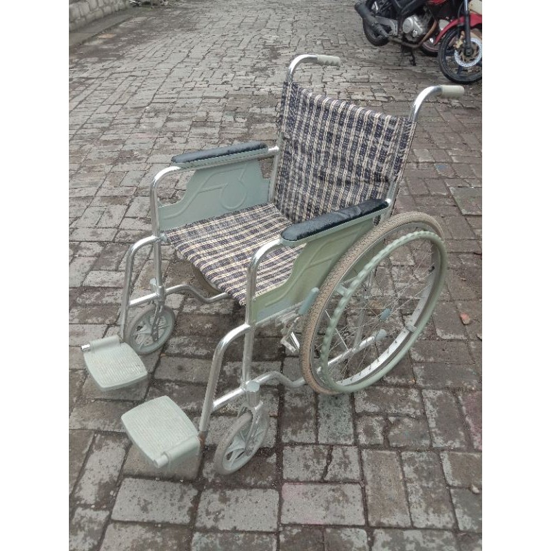 KURSI RODA BEKAS MODEL STANDART / KURSI RODA SECOND TERMURAH / KURSI RODA BAN MATI / KURSI RODA BAN 
