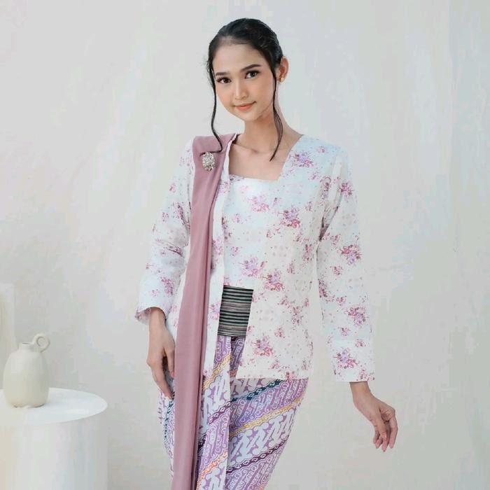 

Kebaya Kutu Baru Modern Katun Jepang Anjani Lilac By Khalisa Batik - Xs