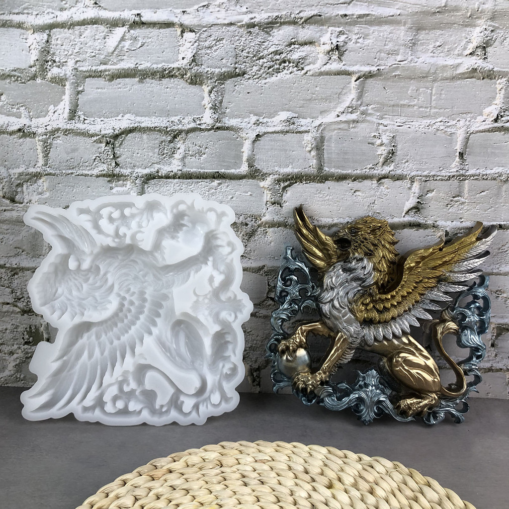 

DIY Silicone Mold Griffin Decoration Crystal Drip Moulds