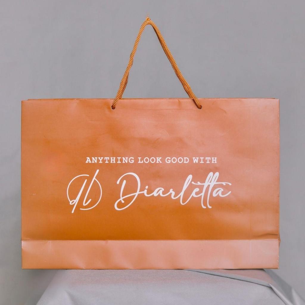 

WADAindashopDiarletta Paper Bag For Gift Eksklusif Paper Bag Dress Hijab Pembungkus Kado Ready Stok