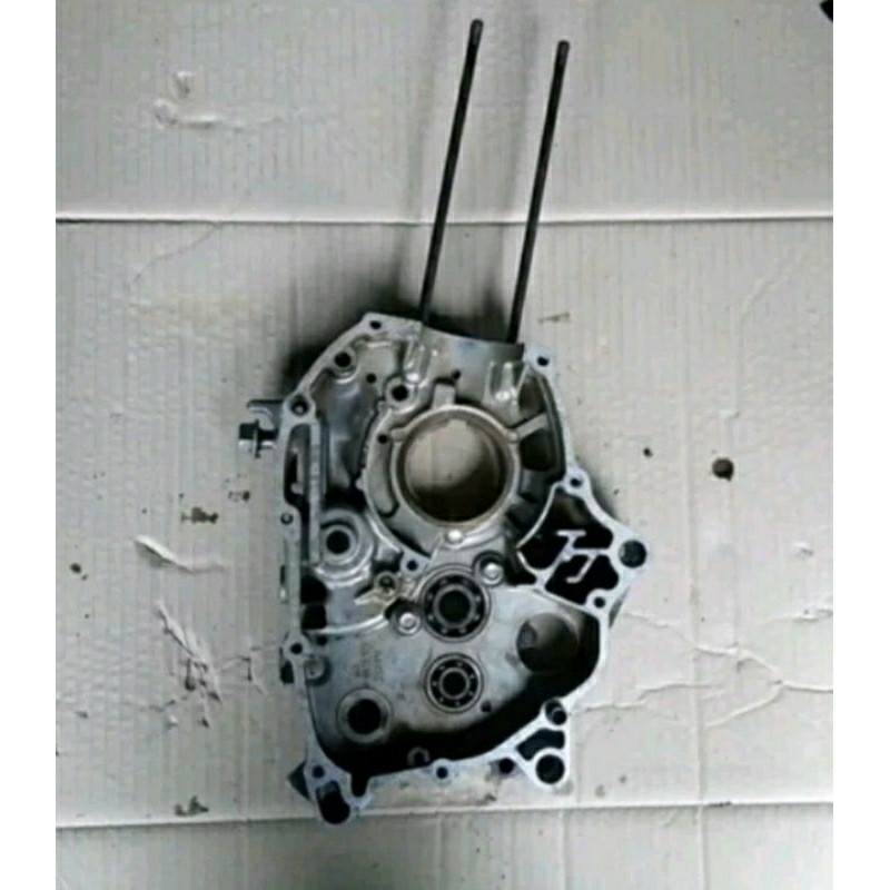 crankcase krengkes blok mesin tengah bagian kanan revo absolut / revo fit fi injeksi / revo fit karb
