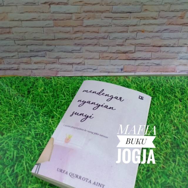 Mendengar Nyanyian Sunyi -Urfa Qurrota Ainy