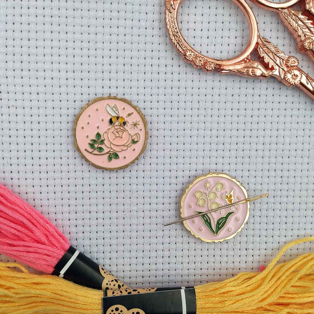 

Set of 2 Magnetic Needle Minder Bee & Butterfly Enamel Needle Keeper Sewing Magnet Embroidery Accessories Cross Stitch Tools