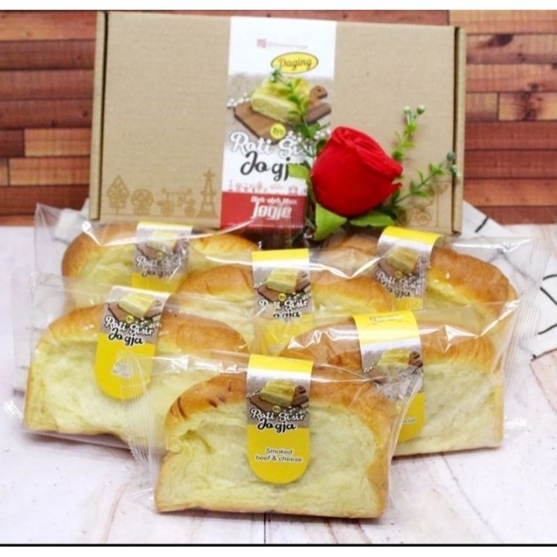 

Roti Sisir Varian Daging isi 6 Oleh-oleh khas Jogja Istimewa