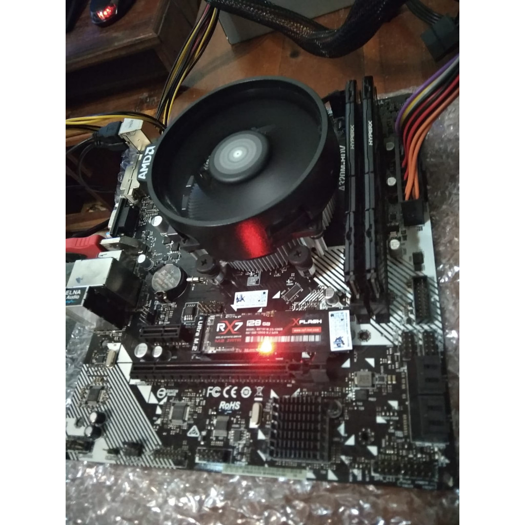 Ryzen 3 3200g +  A320M  + ram 16gb kit + M.2 128gb/256gbCO